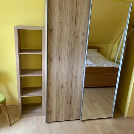 Ferienwohnung Goldene Glucke Apartman
